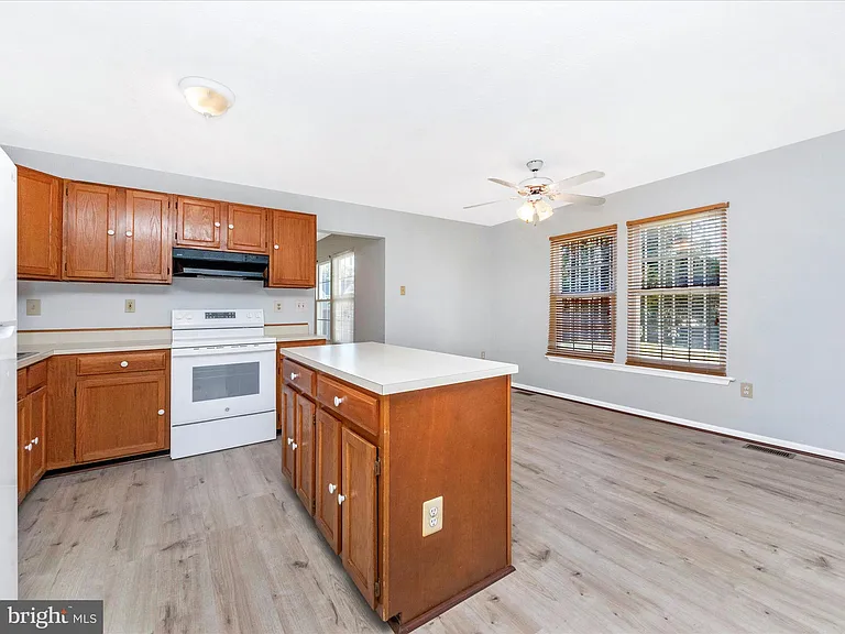408 Willow Hill Ct — Photo 52