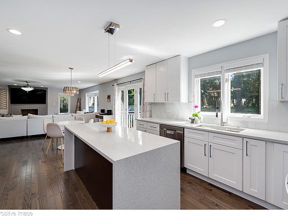 4th image of 6110 Andres Ave