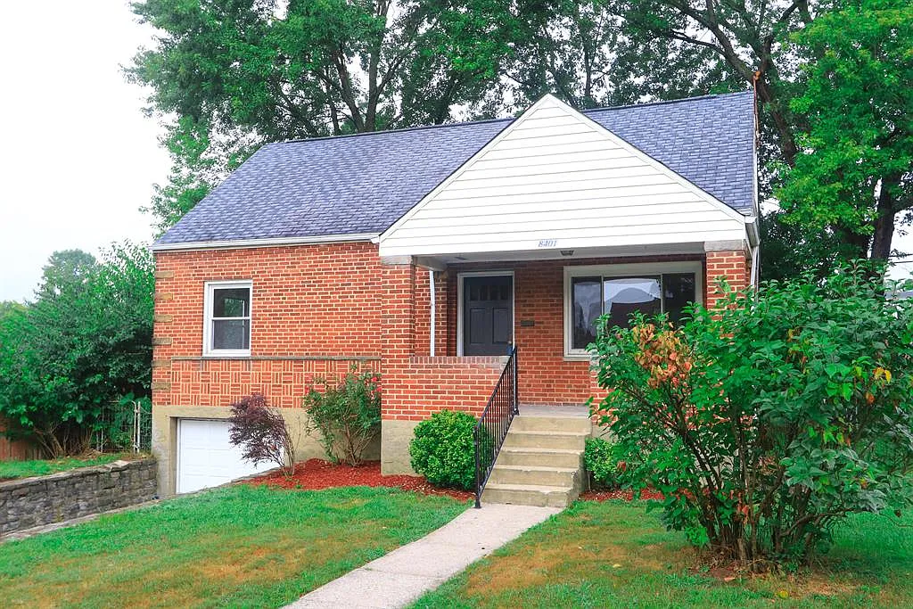 8401 Banbury St photo 1