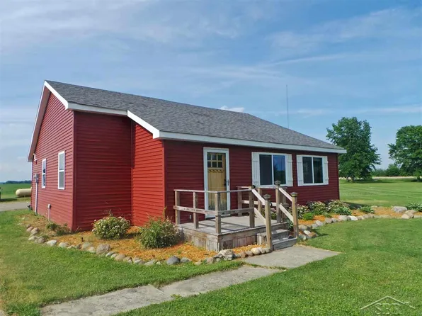 8854 Gary Rd, Chesaning, MI 48616