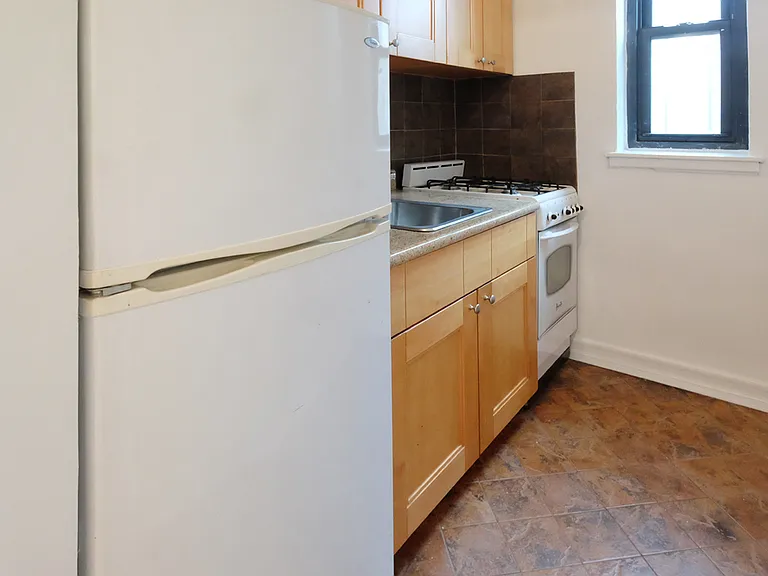 70 Clark St #2M — Photo 8