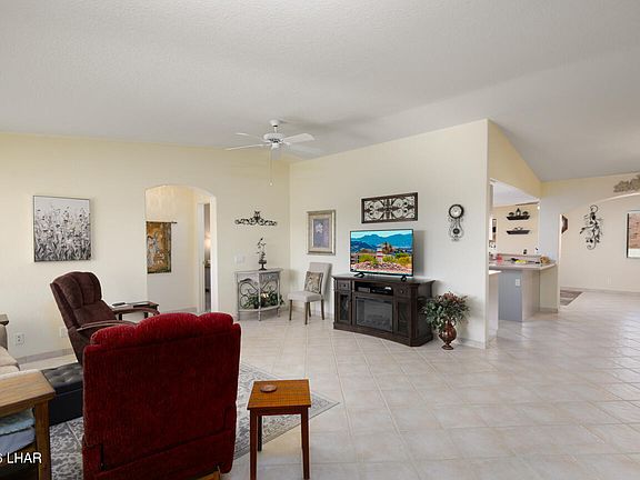 3rd image of 3465 Winston Dr