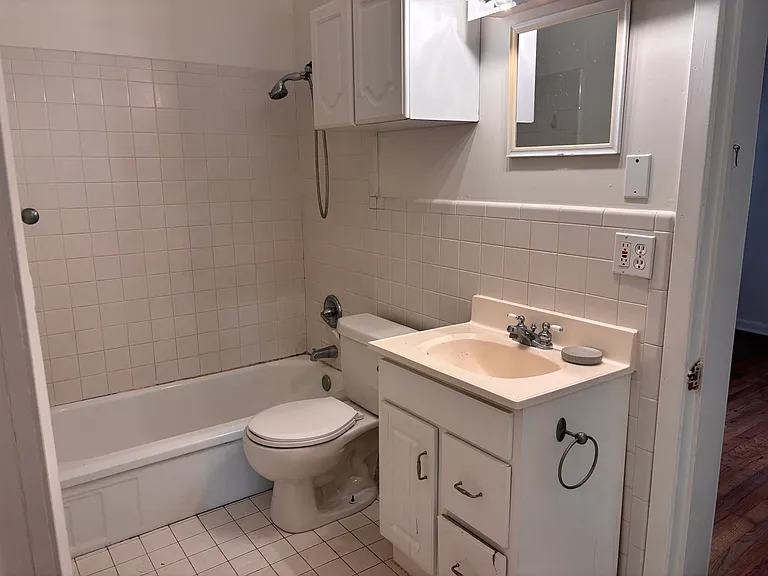 200 Gabriel St — Photo 13