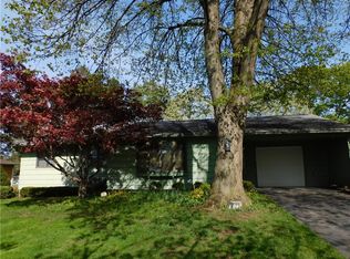 614 Heritage Dr, Rochester, NY 14615