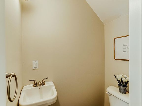 04838479-2BD8-4159-B29F-A25C7F984E99