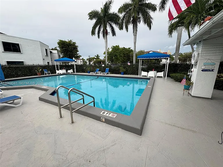 9405 Fontainebleau Blvd #113-22 — Photo 24