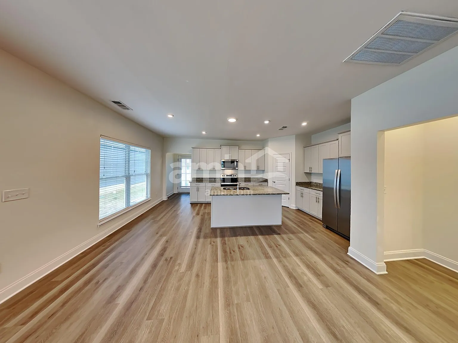 4 bed, 2.5 bath, 2149 sqft, $2,325 — Photo 4
