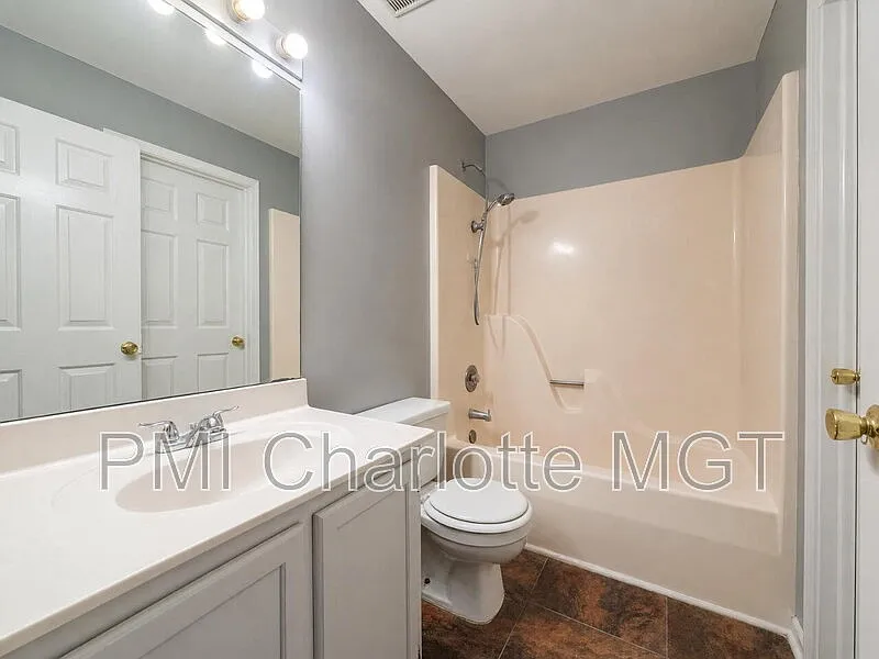 3 bed, 2.0 bath, 1242 sqft, $1,850 — Photo 4