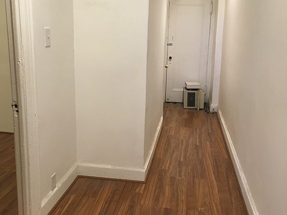 5th image of 2318 28th St #1