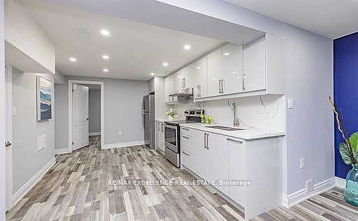 2nd image of 62 Goldcrest Rd #Basement