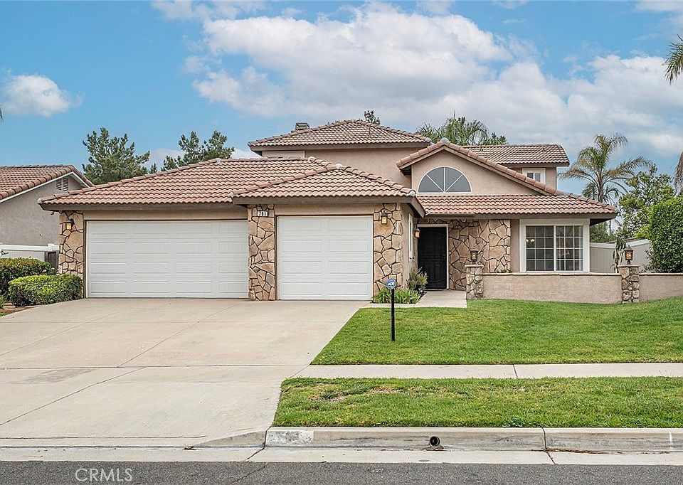 1st image of 701 Black Oak Cir