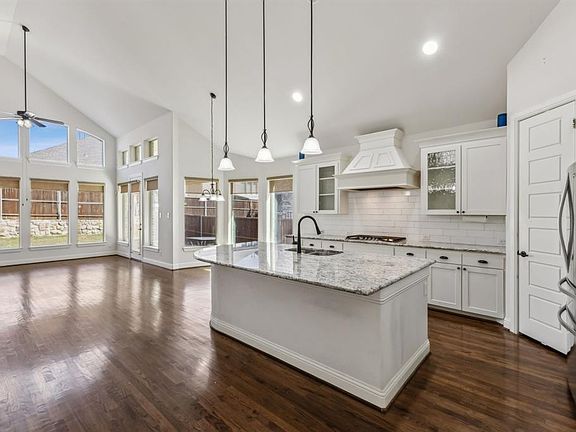 2nd image of 7704 Choctaw Ln