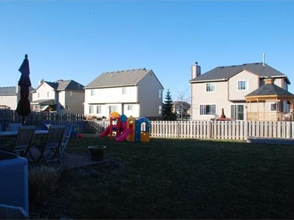 3rd image of 7682 Henley Dr
