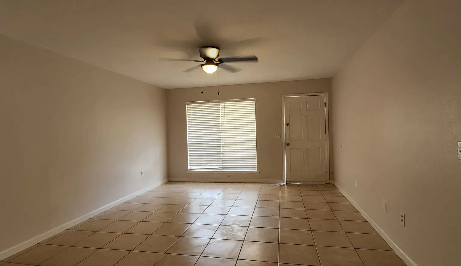 Beverly Dr. Duplex — Photo 4