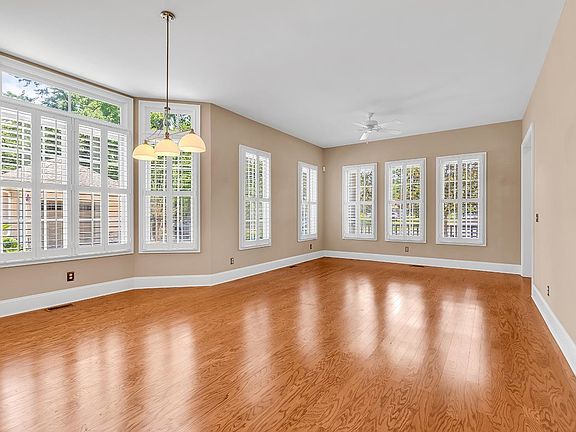 5th image of 525 Tuckers Rd. #B