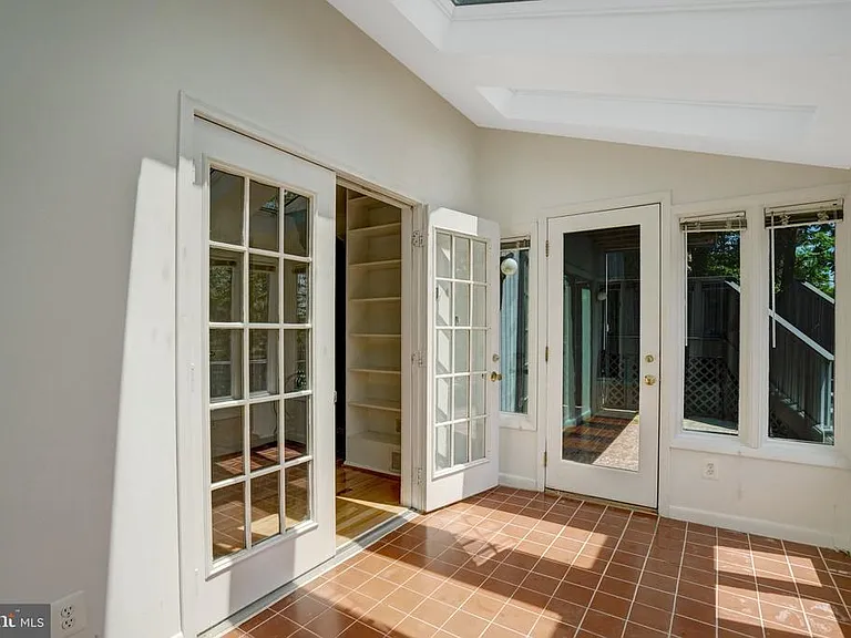 203 W Glendale Ave — Photo 30