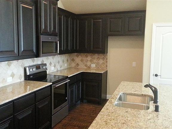 2nd image of 3501 Sequoia Ln