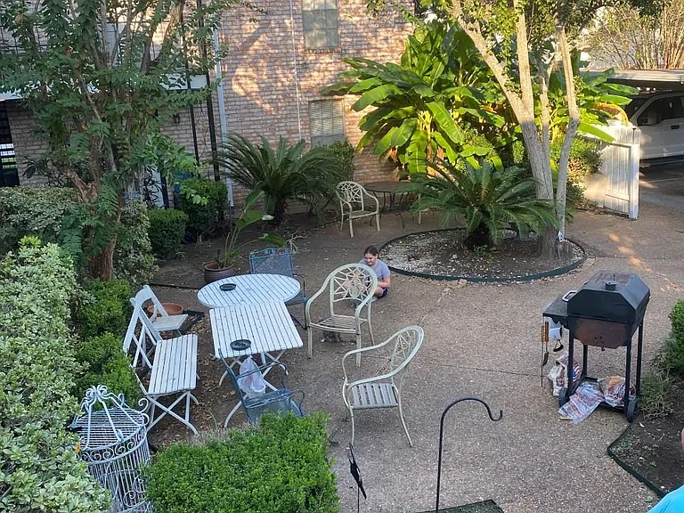 Patio & garden to unwind, relax or BBQ