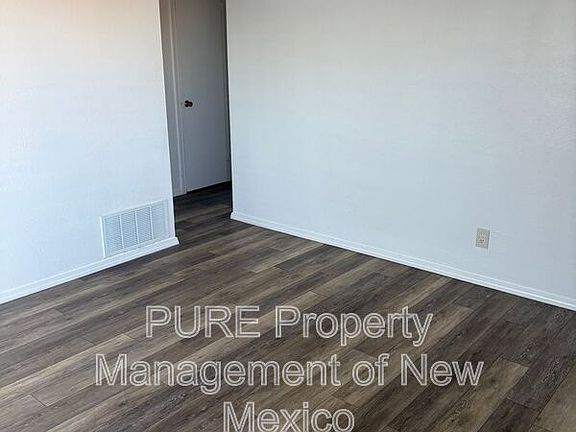 3rd image of 2714 Eubank Blvd NE