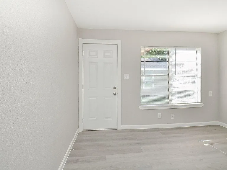 6010 Collingsworth St #2 — Photo 3