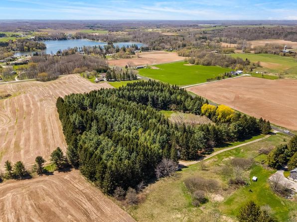 8407 PIGEON LAKE ROAD, Valders, WI 54245