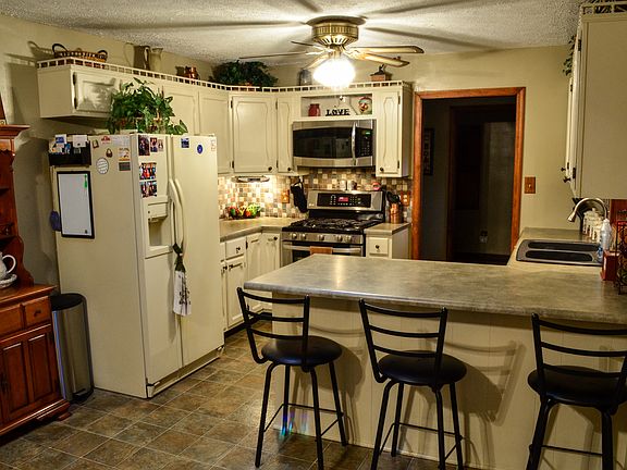 5th image of 1026 Swinford St