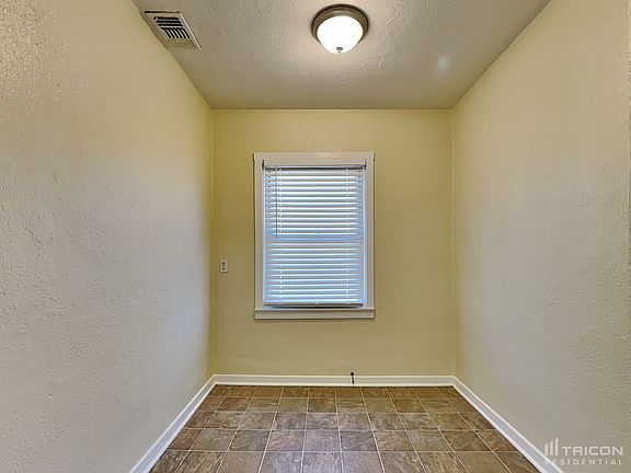 5th image of 536 Hawthorne St