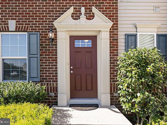 3rd image of 3391 Venturi Ln