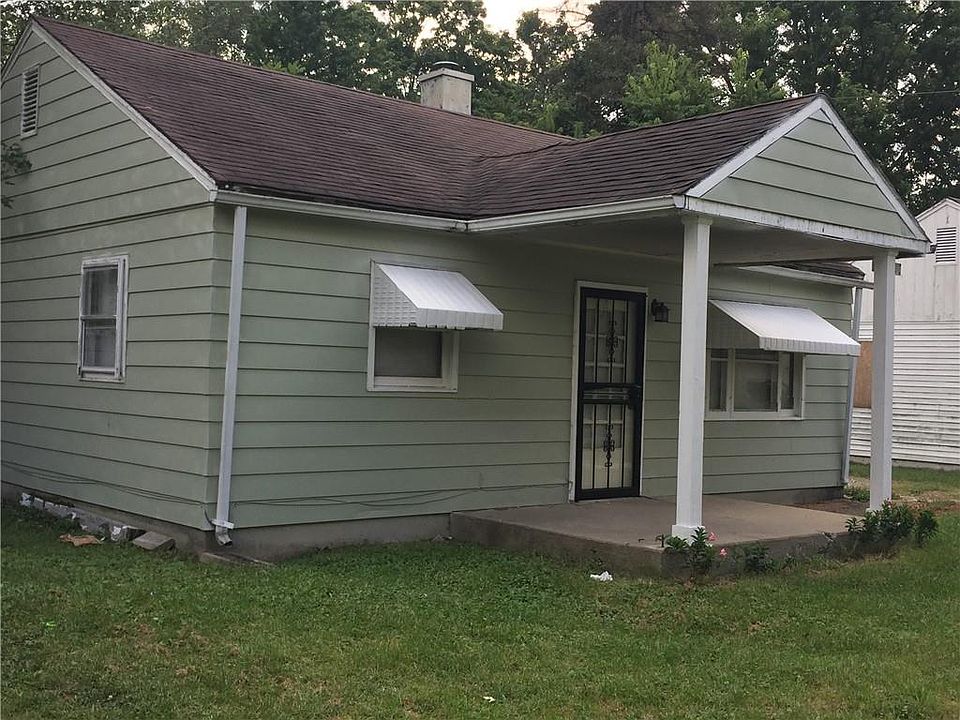 2nd image of 907 Giddings St #502
