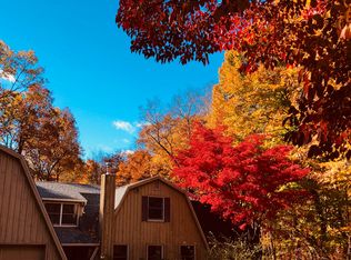 8 Knolls Rd, Poughkeepsie, NY 12601