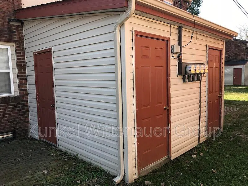 2 bed, 1.0 bath, 900 sqft, $775 — Photo 2