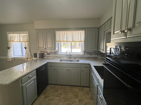 2nd image of 243 S Enid Ave
