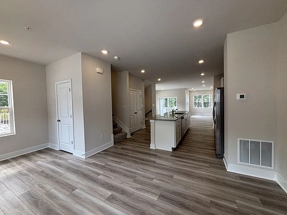 4th image of 6832 Winterhill Lane Gln