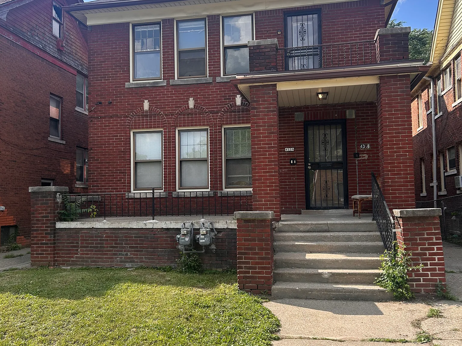 3 bed, $1,100 — Photo 1