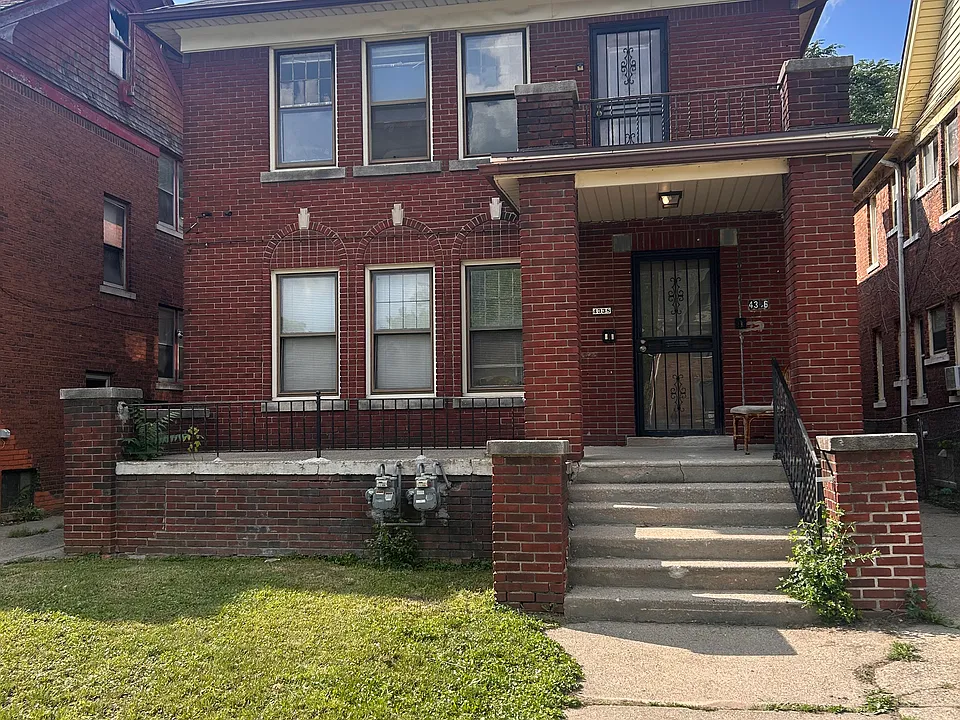 4336 Cortland St #2