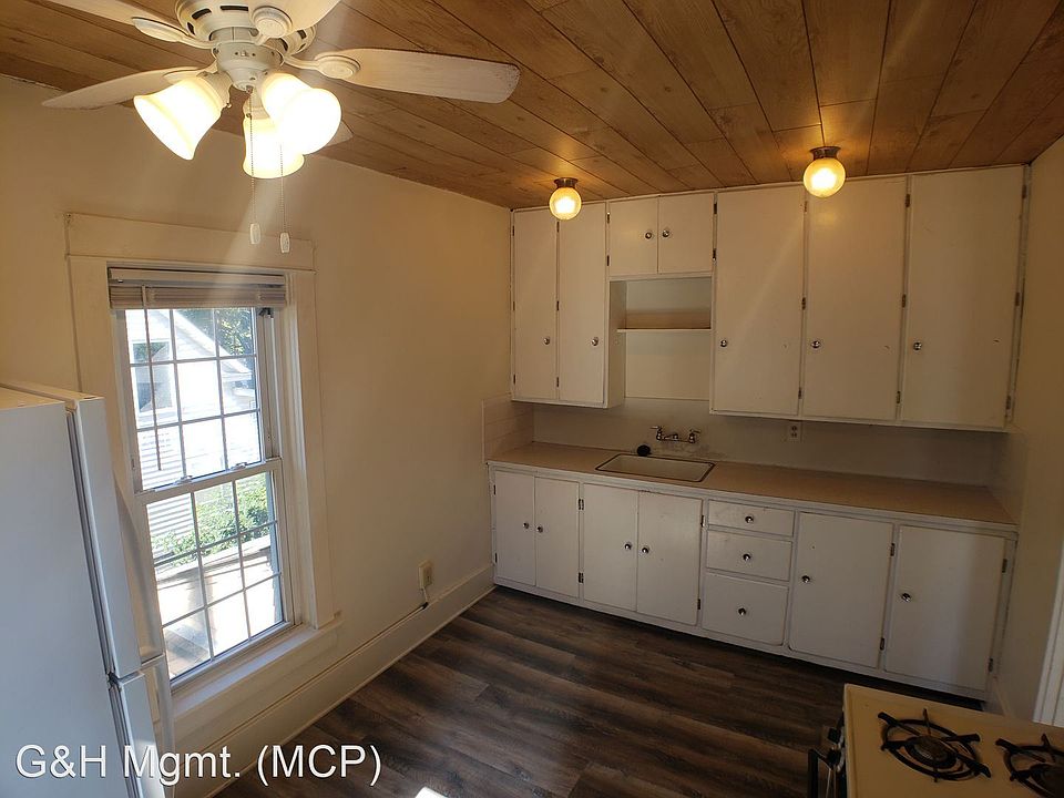 1st image of 524 E Broadway St #2