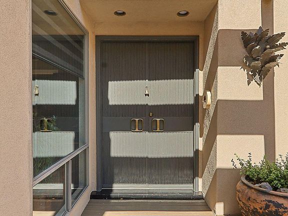4th image of 1114 Los Jardines Cir