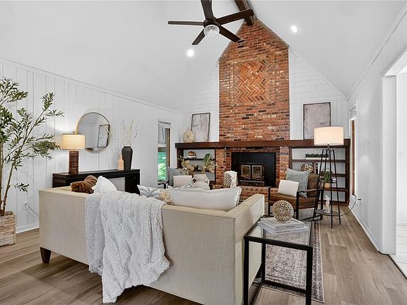 3rd image of 5751 Richards Cir