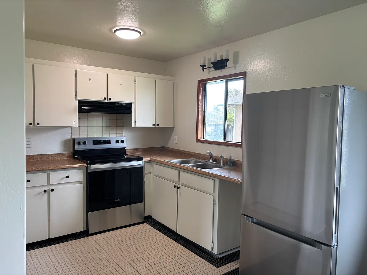 Building Photo - 18-4640 Palm Tree Dr