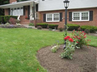 2 Heather Dr, Ewing, NJ 08638