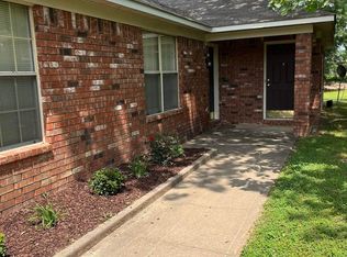 416 S Davis St, Conway, AR 72034