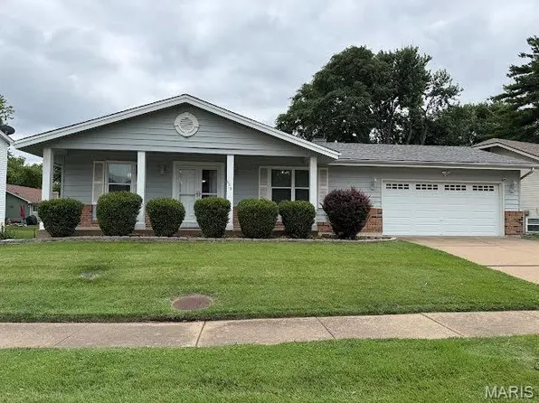 606 Fox Plains Dr, Florissant, MO 63034