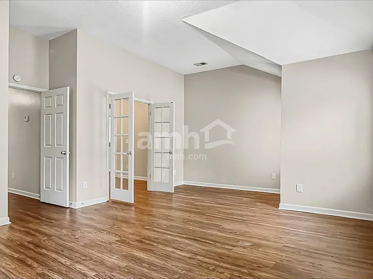 9289 Oakengate Cv — Photo 9