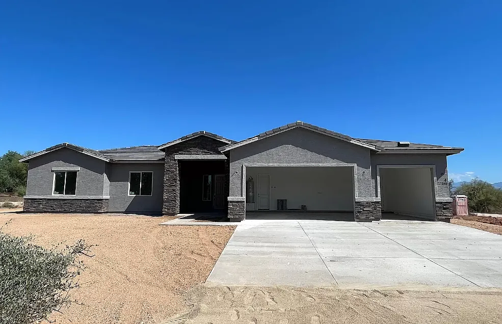 4 bed, 2.5 bath, 2126 sqft, $3,500 — Photo 1