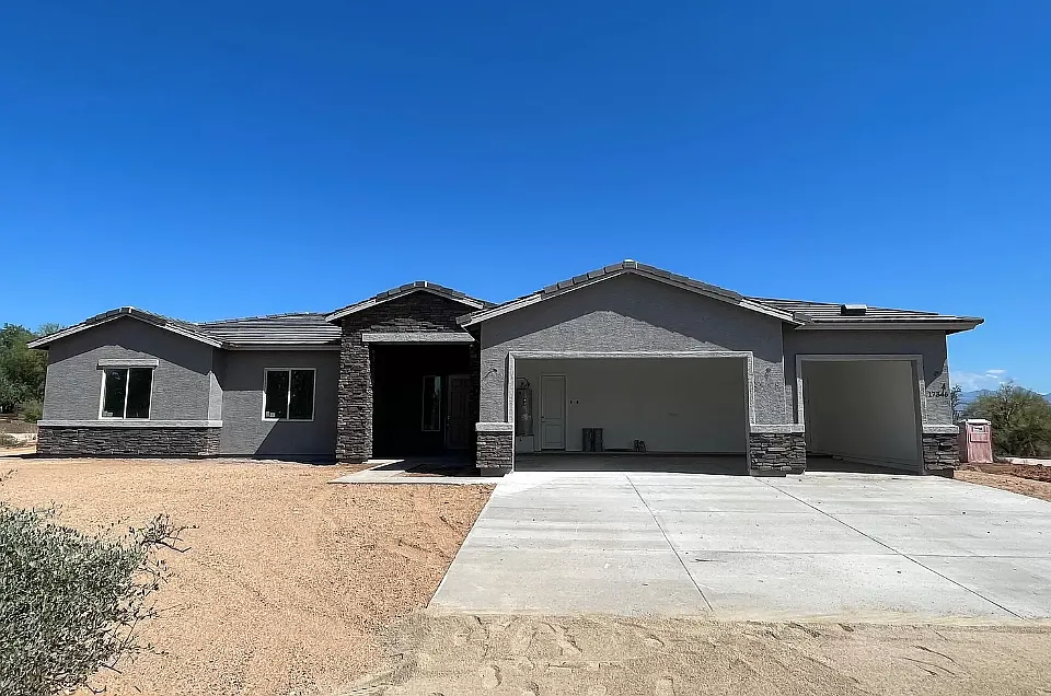 17346 E Greythorn
