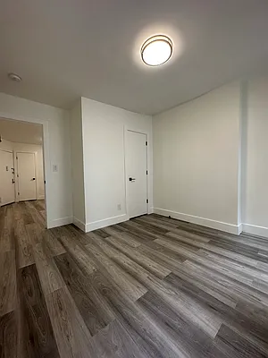 Rented by Peter R. Hungerford, LREB | media 7