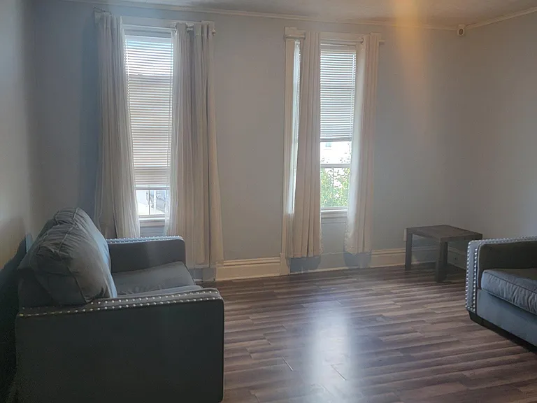 702 19th St #1 — Photo 4