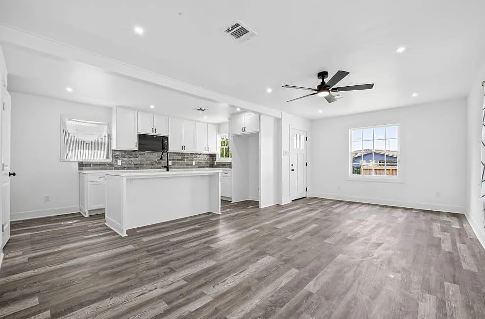 3 bed, 2.0 bath, 1200 sqft, $1,999 — Photo 3