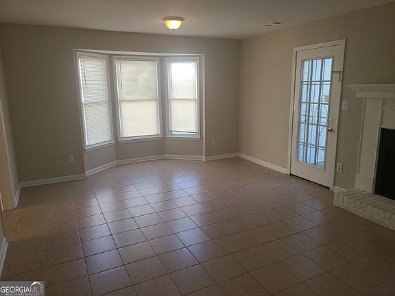 4th image of 8010 Woodlake Dr