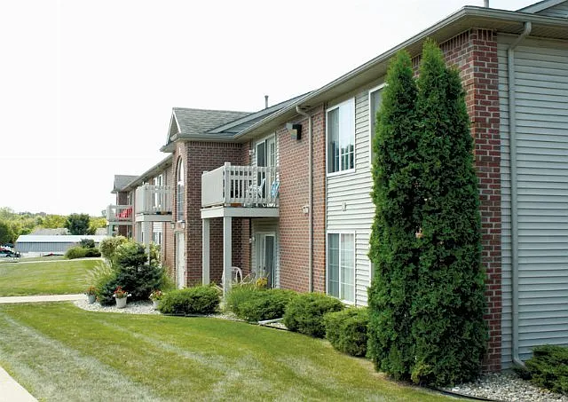 Springbrook Meadows Apartments — Photo 24